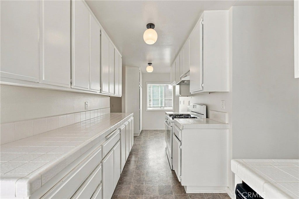 334 Palm Drive, Hermosa Beach, CA 90254 334 Palm Drive, Hermosa Beach, CA 90254