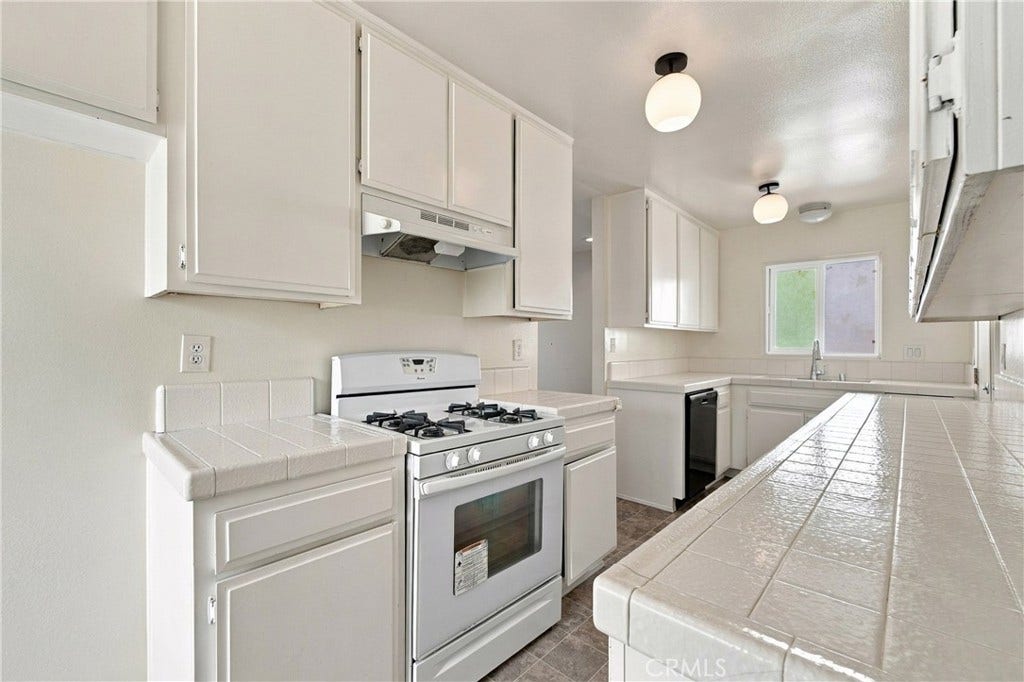 334 Palm Drive, Hermosa Beach, CA 90254 334 Palm Drive, Hermosa Beach, CA 90254