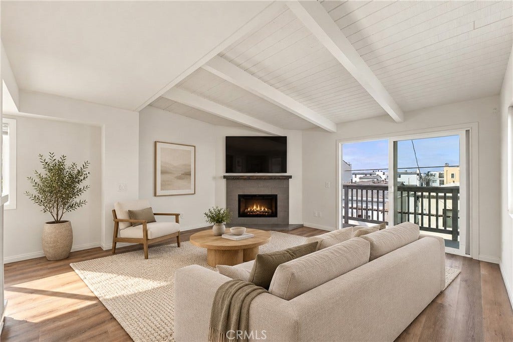 334 Palm Drive, Hermosa Beach, CA 90254 Virtually Staged