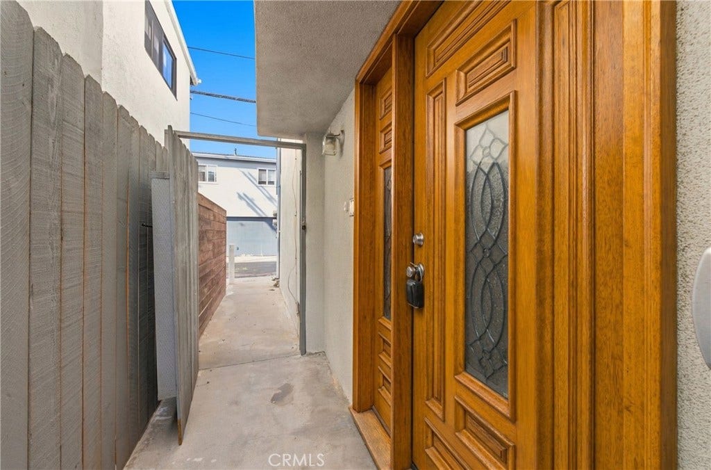 334 Palm Drive, Hermosa Beach, CA 90254 334 Palm Drive, Hermosa Beach, CA 90254