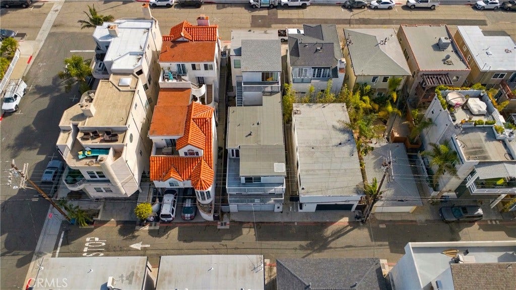 334 Palm Drive, Hermosa Beach, CA 90254 334 Palm Drive, Hermosa Beach, CA 90254
