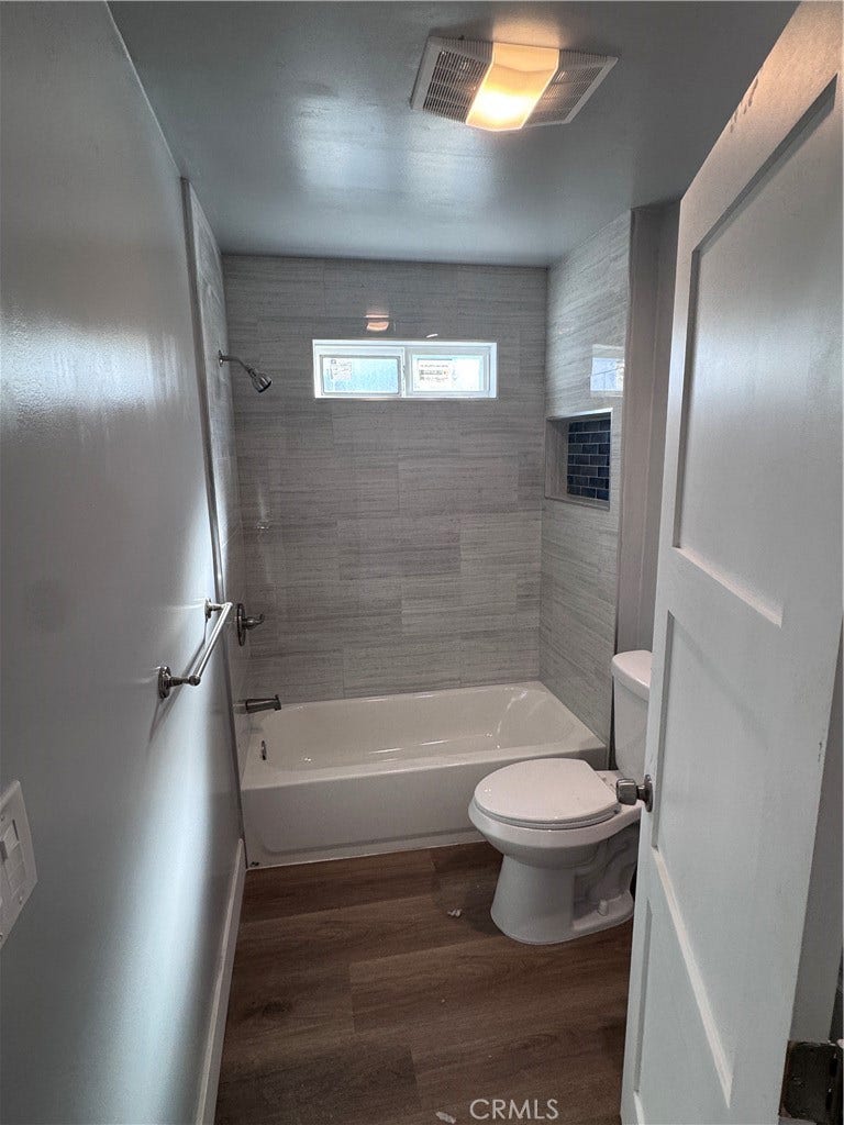 1150 W 64th Street, Los Angeles, CA 90044 1150 W 64th Street, Los Angeles, CA 90044