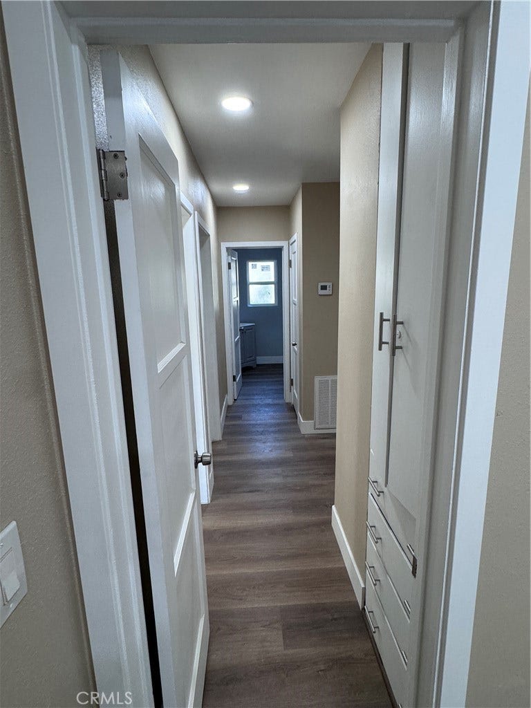 1150 W 64th Street, Los Angeles, CA 90044 1150 W 64th Street, Los Angeles, CA 90044