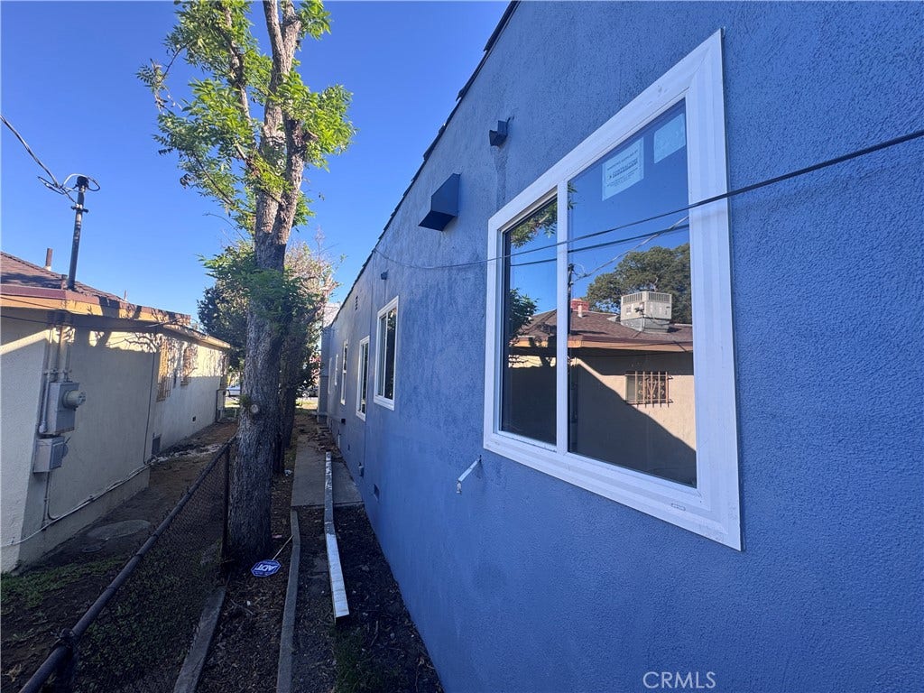 1150 W 64th Street, Los Angeles, CA 90044 1150 W 64th Street, Los Angeles, CA 90044