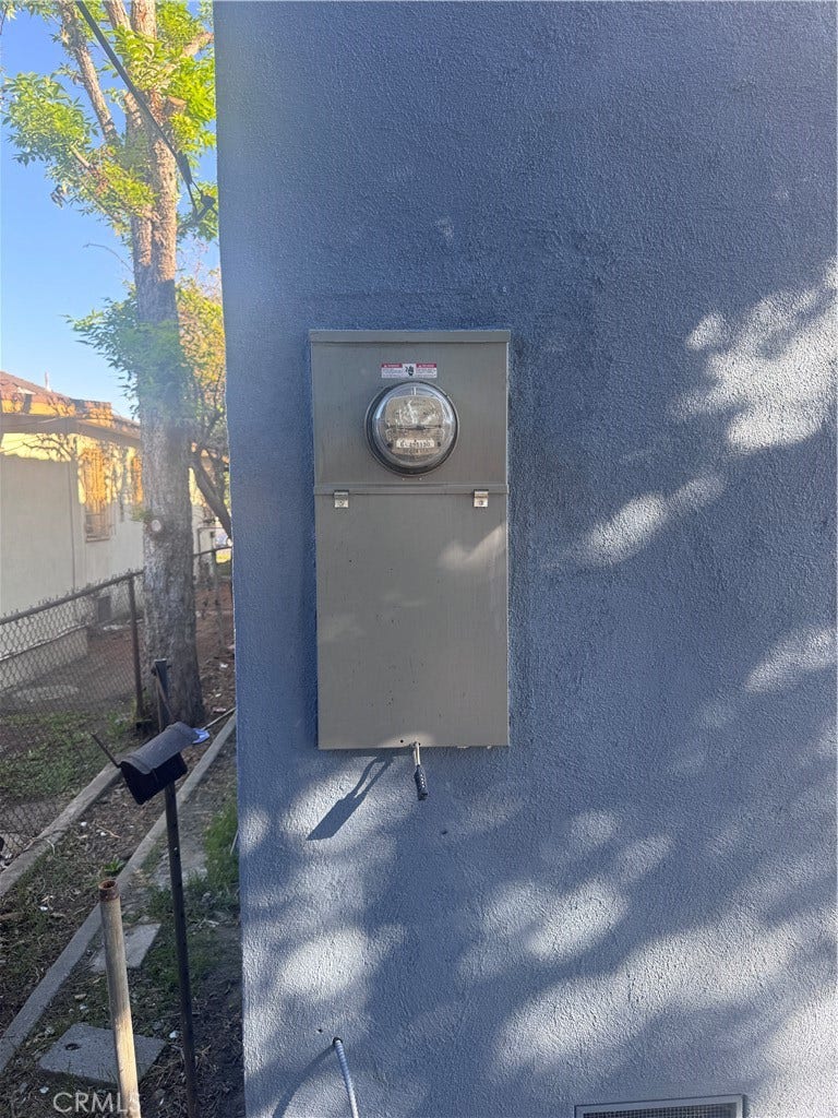 1150 W 64th Street, Los Angeles, CA 90044 1150 W 64th Street, Los Angeles, CA 90044