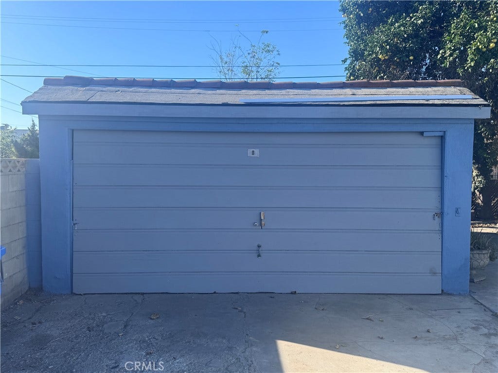 1150 W 64th Street, Los Angeles, CA 90044 1150 W 64th Street, Los Angeles, CA 90044