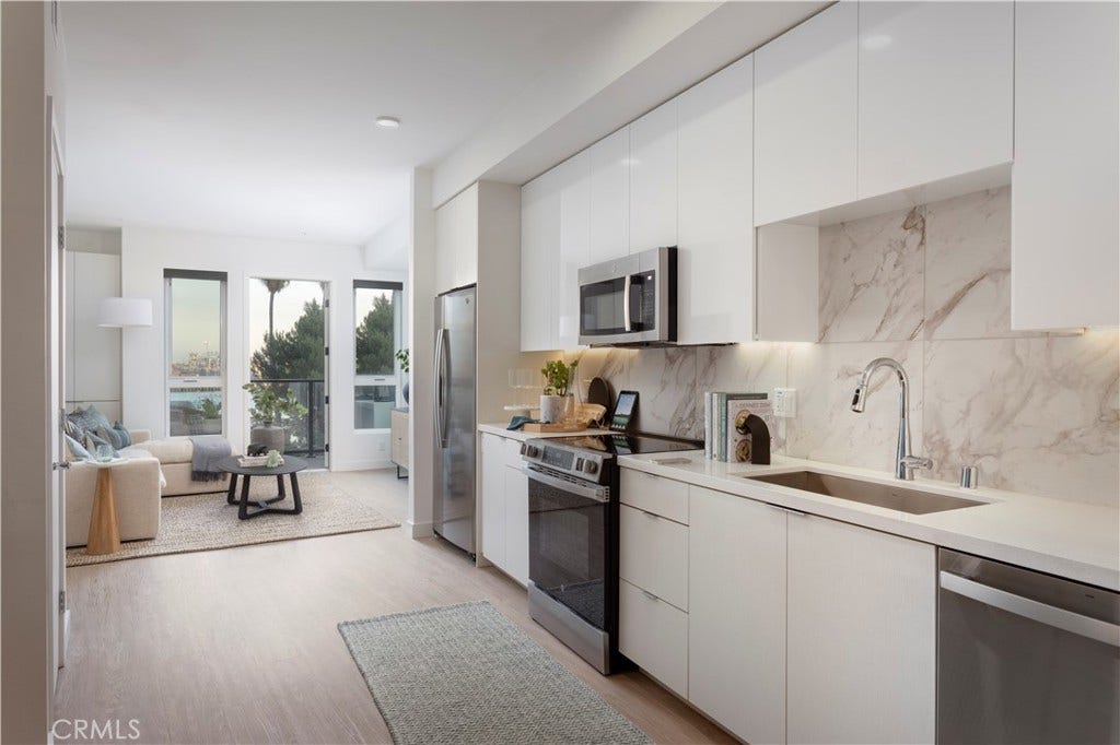 511 S Harbor, #403, San Pedro, CA 90731