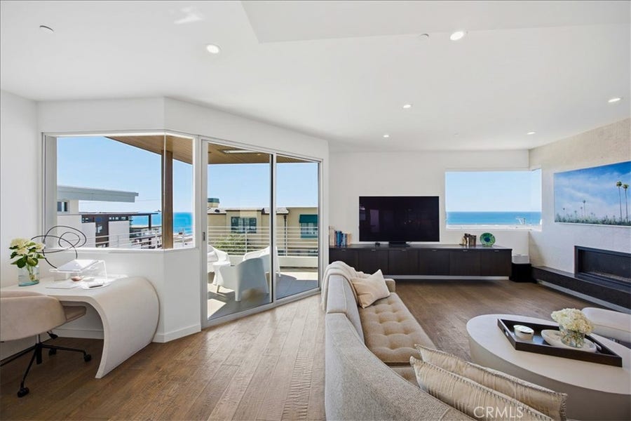 Property photo for 2404 Alma Ave, Manhattan Beach, CA