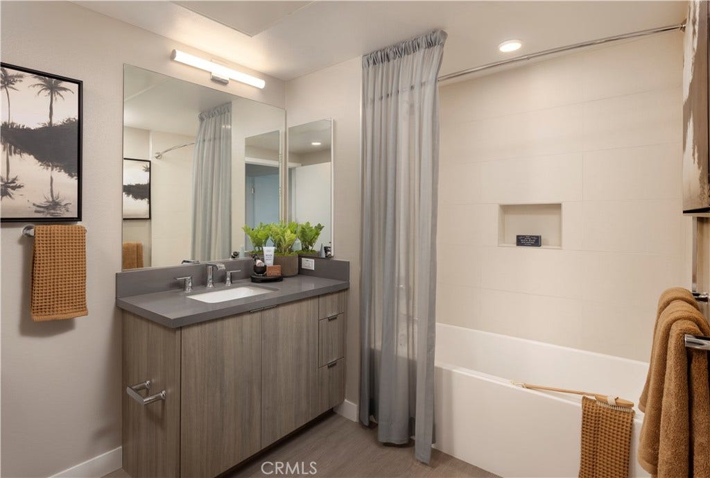511 S Harbor, #400, San Pedro, CA 90731