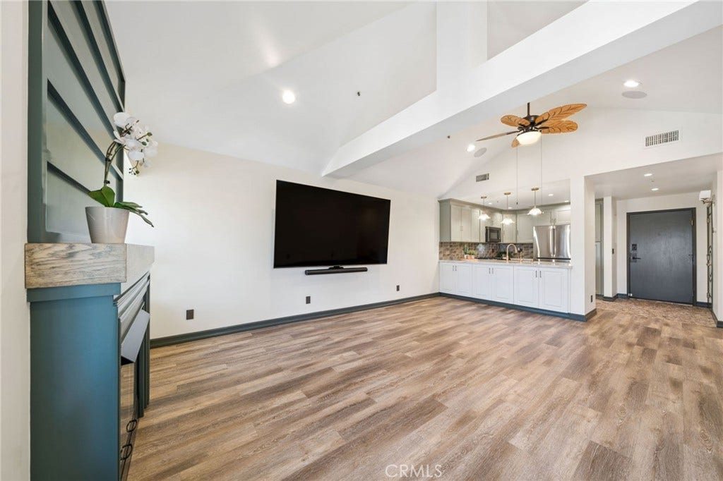 2563 Plaza Del Amo, #404, Torrance, CA 90503 Living room