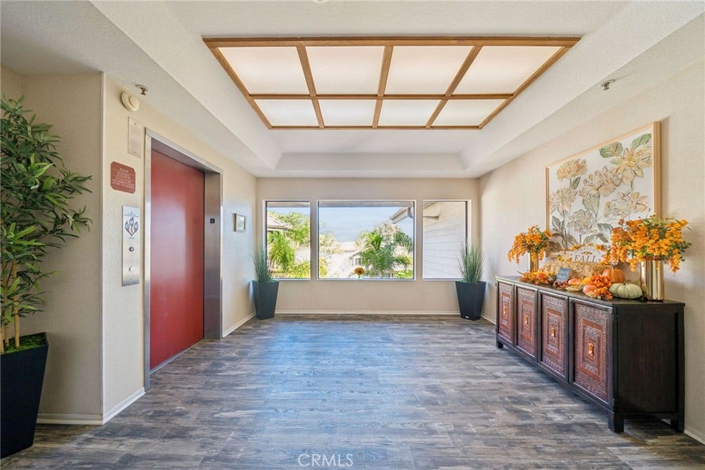 2563 Plaza Del Amo, #404, Torrance, CA 90503 2563 Plaza Del Amo, #404, Torrance, CA 90503