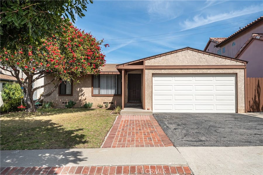 Property photo for 1135 20th Street, Manhattan Beach, CA