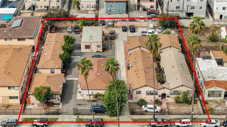 Property photo for 6401 S Victoria, Los Angeles, CA