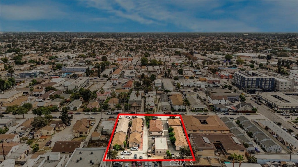 6401 S Victoria, Los Angeles, CA 90043 6401 S Victoria, Los Angeles, CA 90043