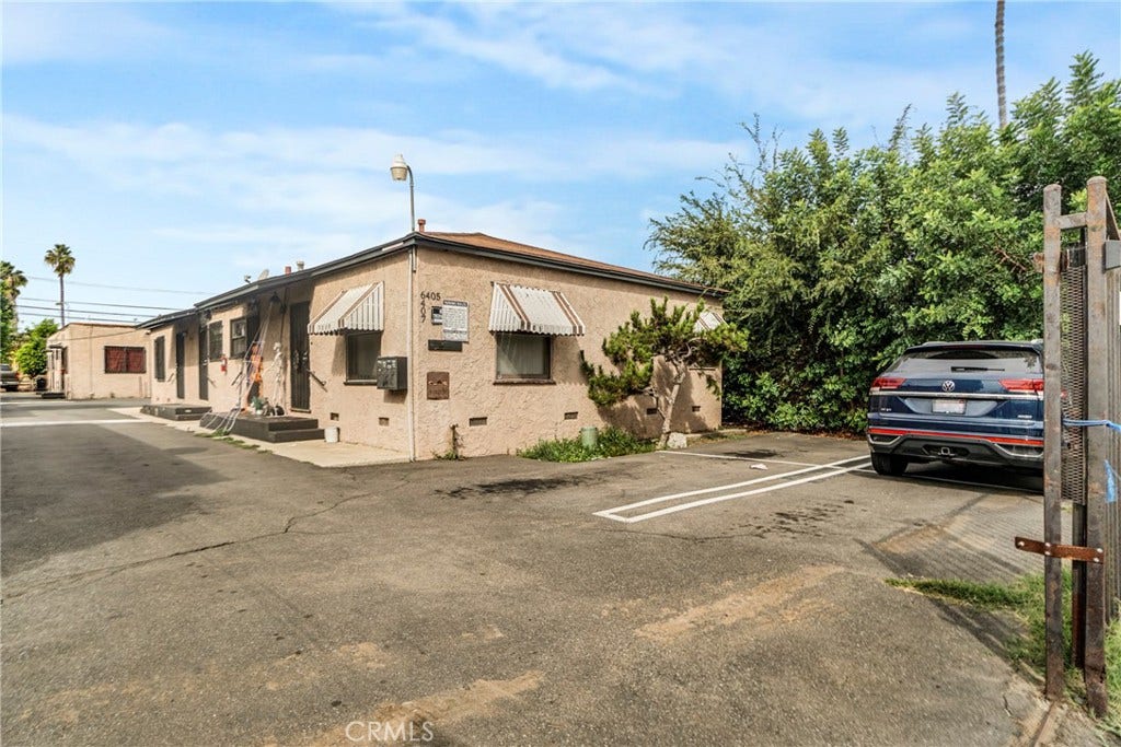 6401 S Victoria, Los Angeles, CA 90043 6401 S Victoria, Los Angeles, CA 90043