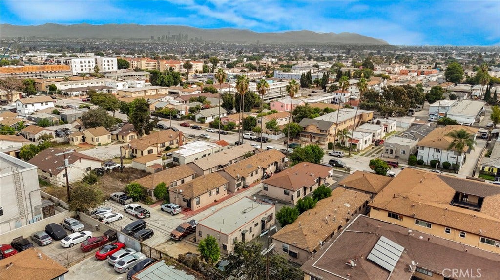 6401 S Victoria, Los Angeles, CA 90043 6401 S Victoria, Los Angeles, CA 90043