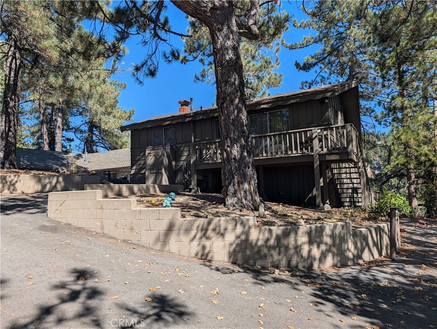 Property photo for 30762 Knoll View, Running Springs, CA