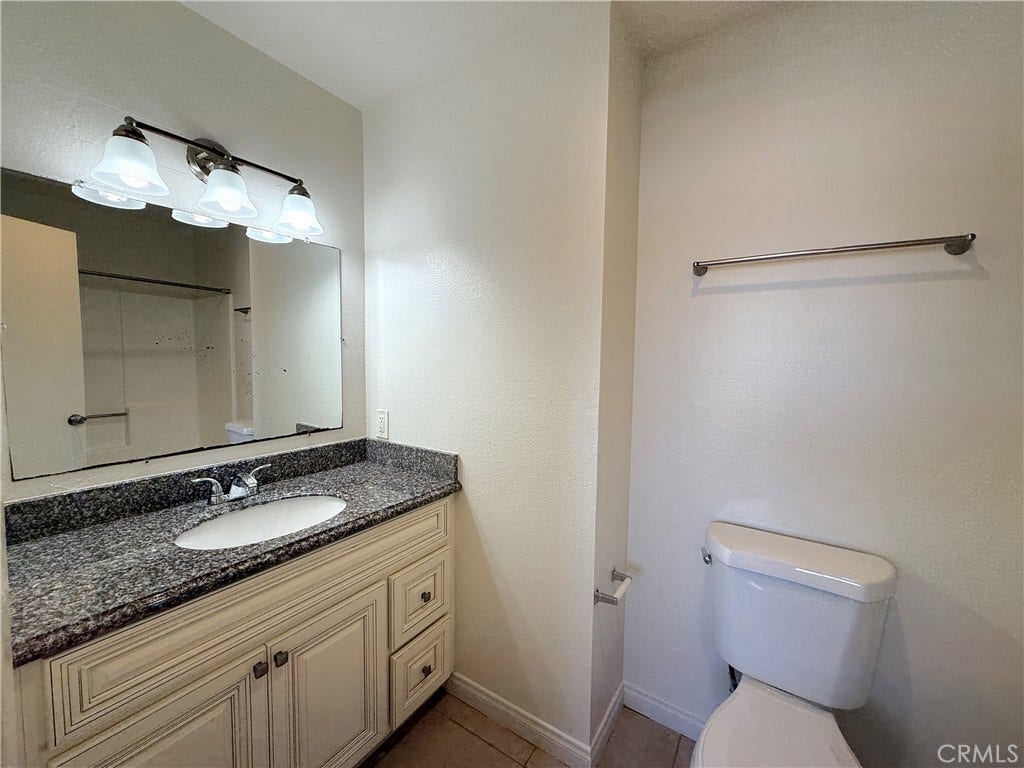 1212 Gladys Avenue, #201, Long Beach, CA 90804 1212 Gladys Avenue, #201, Long Beach, CA 90804