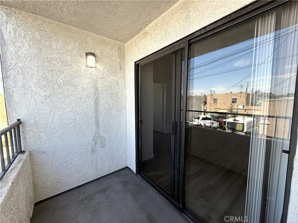 1212 Gladys Avenue, #201, Long Beach, CA 90804 1212 Gladys Avenue, #201, Long Beach, CA 90804