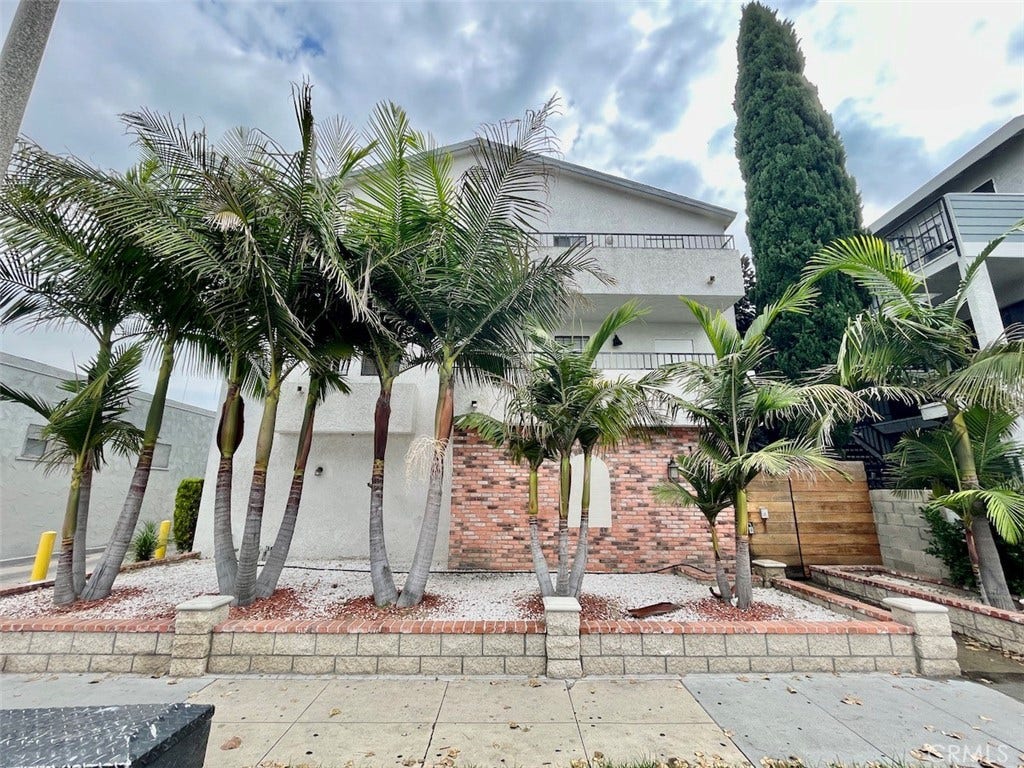 1212 Gladys Avenue, #201, Long Beach, CA 90804 1212 Gladys Avenue, #201, Long Beach, CA 90804