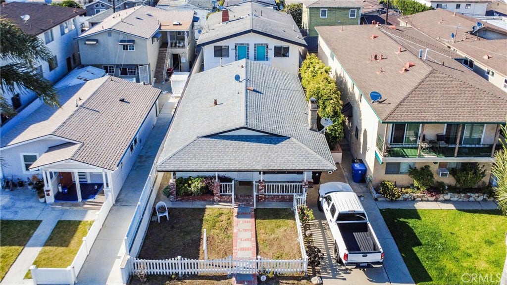 1054 W 23rd Street, San Pedro, CA 90731 1054 W 23rd Street, San Pedro, CA 90731