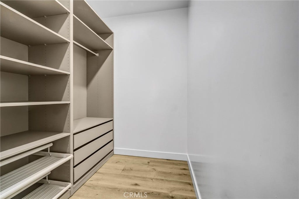 26251 Vermont, Harbor City, CA 90710 Walk-in primary closet
