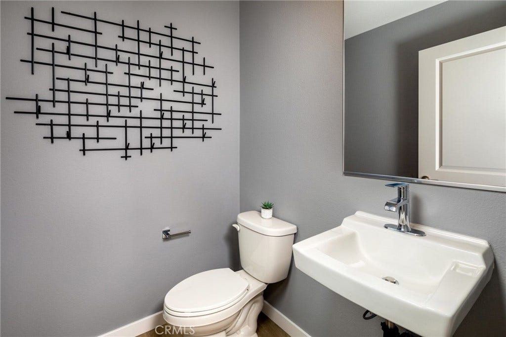 1590 W Maddison Way, San Pedro, CA 90732 1590 W Maddison Way, San Pedro, CA 90732