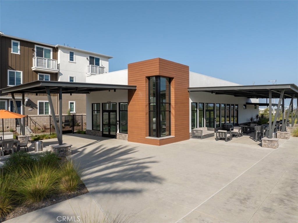 1590 W Maddison Way, San Pedro, CA 90732 1590 W Maddison Way, San Pedro, CA 90732