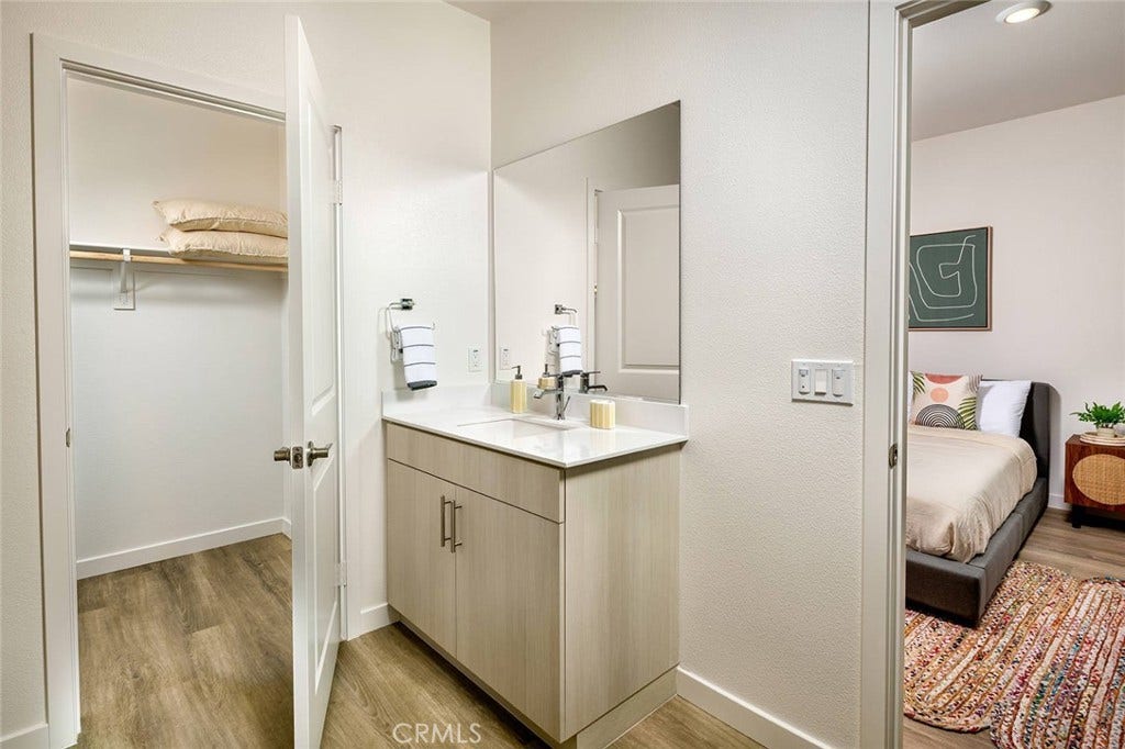 1590 W Maddison Way, San Pedro, CA 90732 1590 W Maddison Way, San Pedro, CA 90732