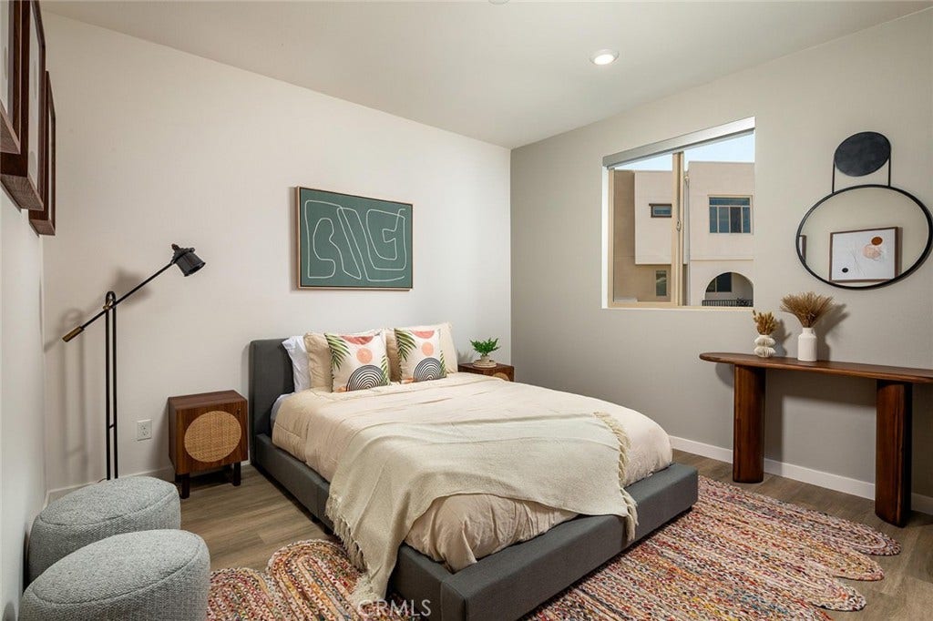 1590 W Maddison Way, San Pedro, CA 90732 1590 W Maddison Way, San Pedro, CA 90732