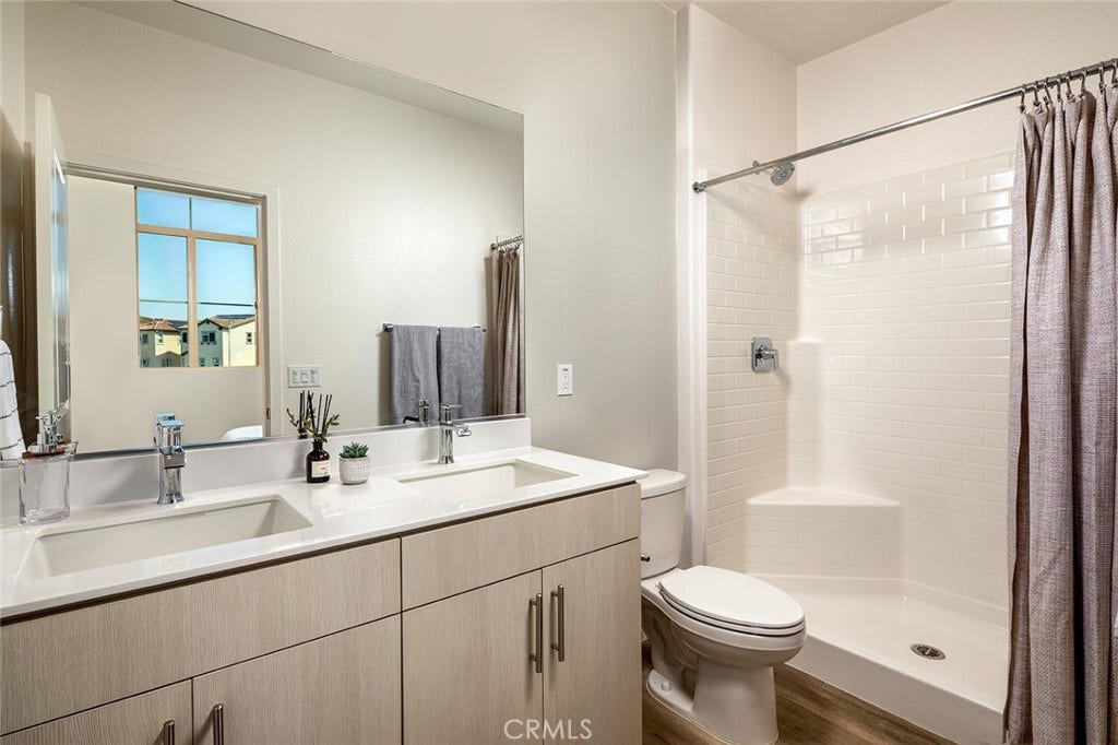 1590 W Maddison Way, San Pedro, CA 90732 1590 W Maddison Way, San Pedro, CA 90732
