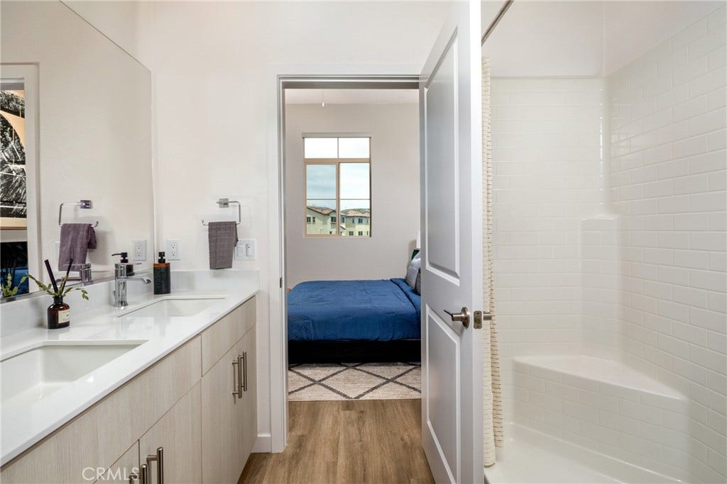 1590 W Maddison Way, San Pedro, CA 90732 1590 W Maddison Way, San Pedro, CA 90732