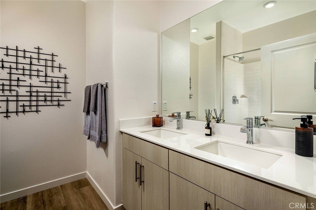 1582 W Maddison Way, San Pedro, CA 90732 1582 W Maddison Way, San Pedro, CA 90732