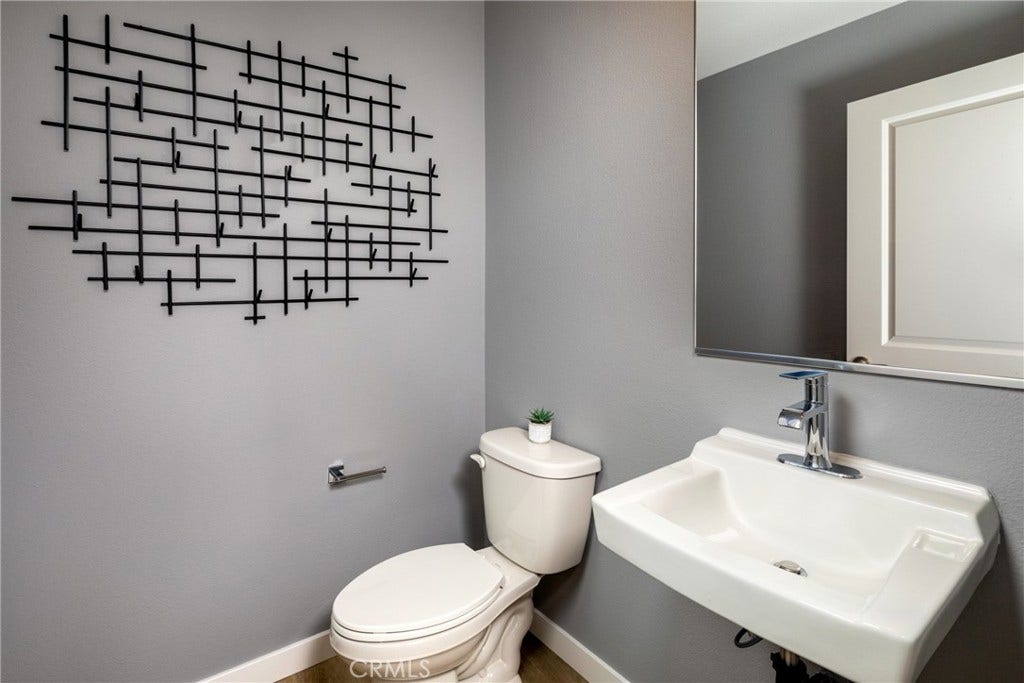 1582 W Maddison Way, San Pedro, CA 90732 1582 W Maddison Way, San Pedro, CA 90732