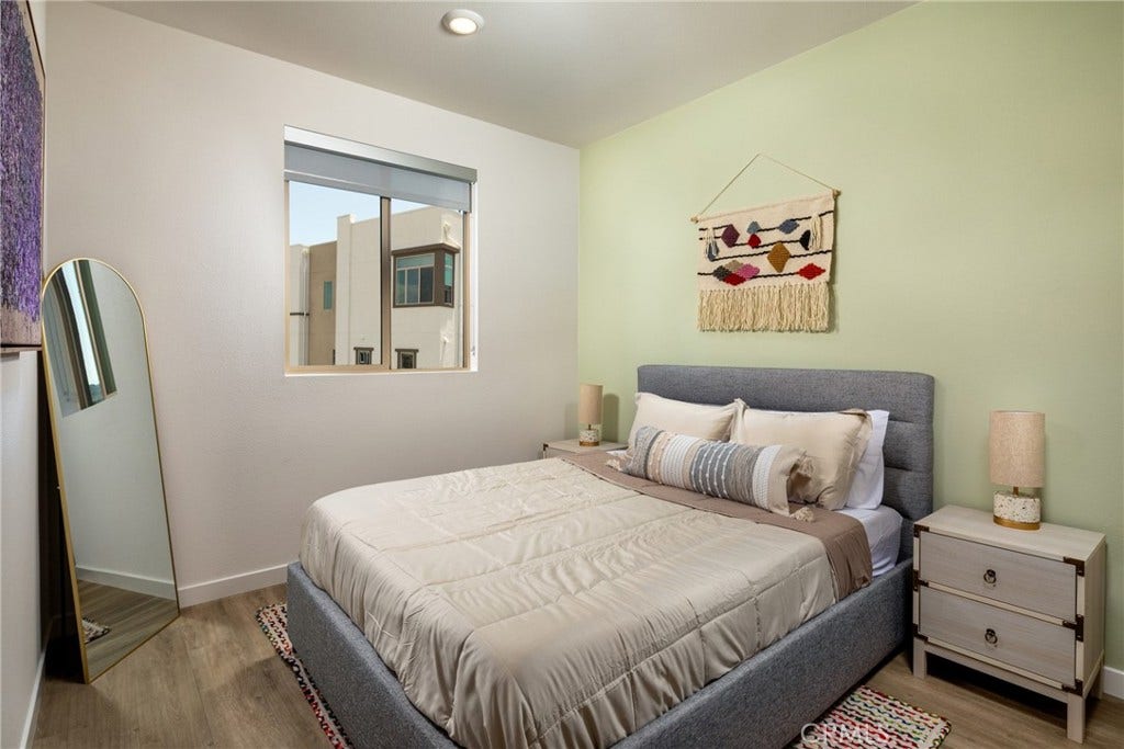 1582 W Maddison Way, San Pedro, CA 90732 1582 W Maddison Way, San Pedro, CA 90732
