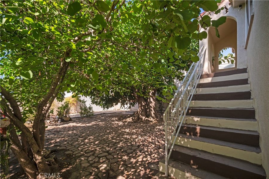 Property photo for 231 W 19th, Long Beach, CA