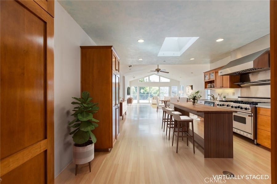 Property photo for 1050 Avenue D, Redondo Beach, CA