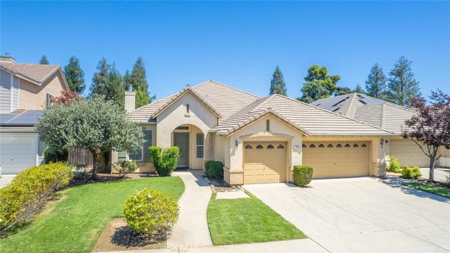 Property photo for 1975 Lester, Clovis, CA