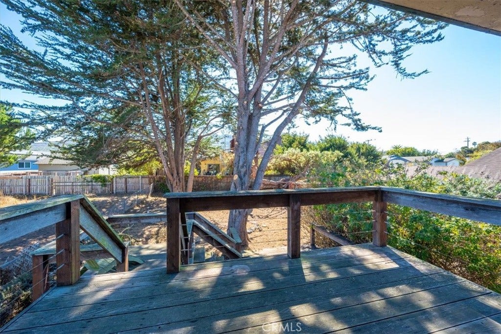 Upper Level Deck off Family Room
