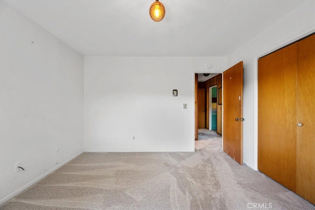 Upper Level Beddroom #1