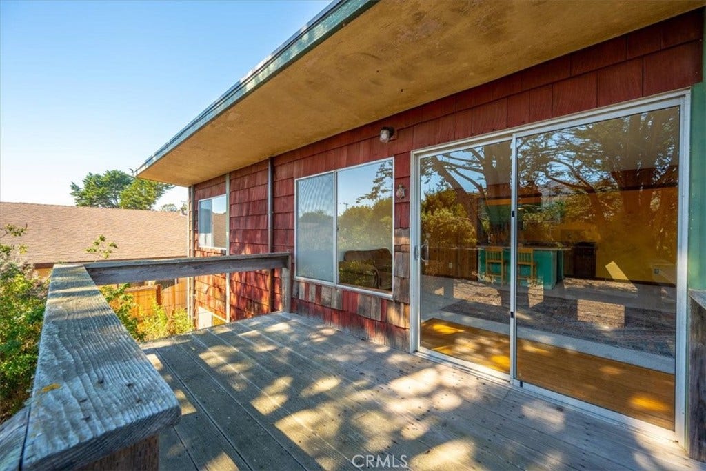 Upper Level Deck off Family Room
