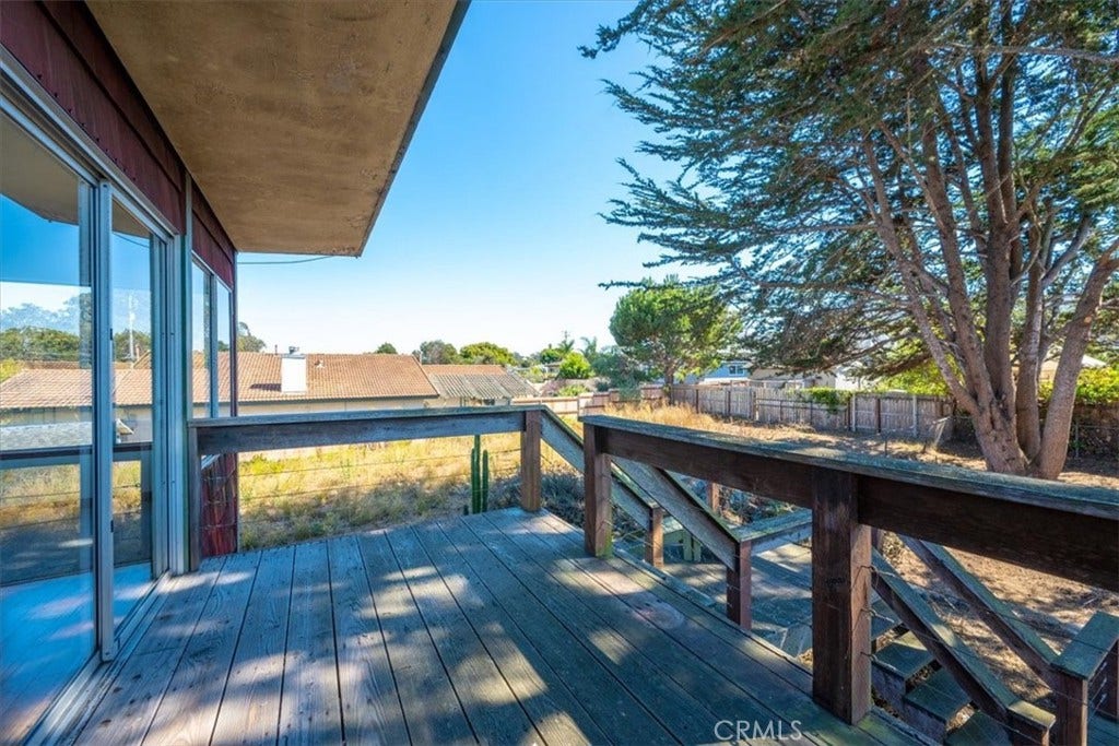 Upper Level Deck off Family Room