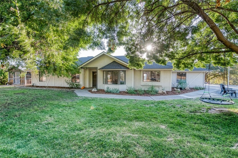 Property photo for 14408 Buggy Whip Lane, Prather, CA