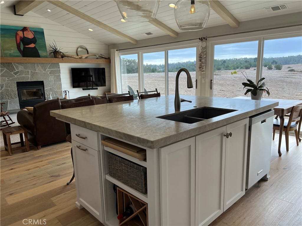 526 Huntington Road, Cambria, CA 93428 526 Huntington Road, Cambria, CA 93428