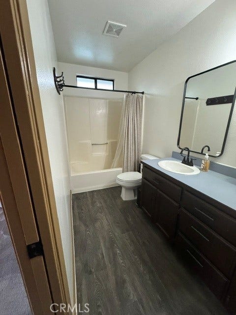 4907 Longhorn Ln., Paso Robles, CA 93446 Master bathroom