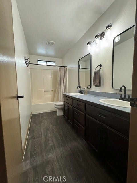 4907 Longhorn Ln., Paso Robles, CA 93446 Master bathroom
