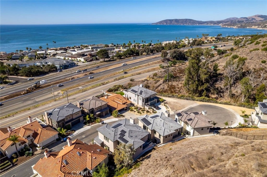 2732 Barcelona, Pismo Beach, CA 93449 2732 Barcelona, Pismo Beach, CA 93449