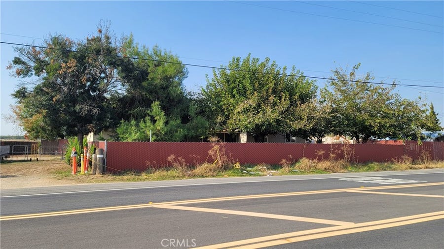 Property photo for 3851 Santa Fe, Shafter, CA