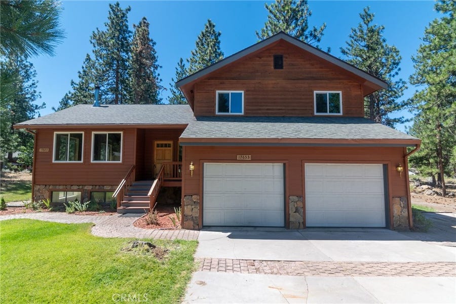 Property photo for 17653 Cougar Court, Weed, CA