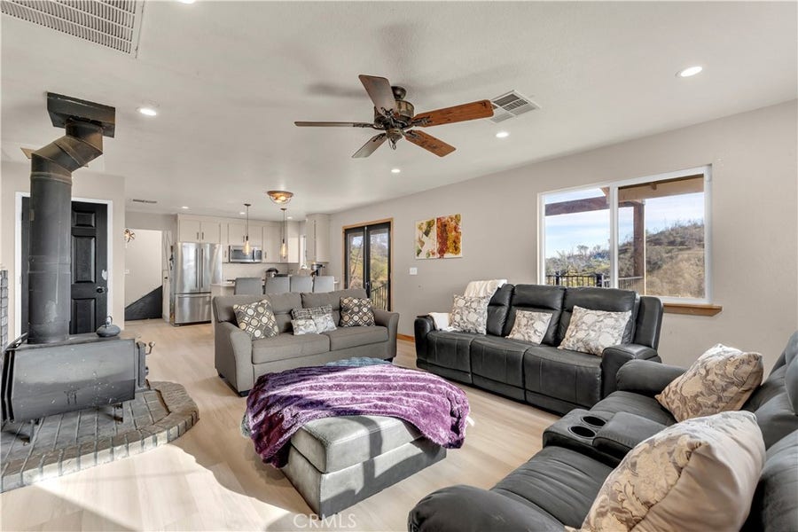 Property photo for 14091 Highview Trail, Redding, CA